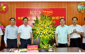 Phó Bí thư Thường trực Tỉnh ủy Dương Văn Thống chúc mừng Hội Nông dân Việt Nam nhân kỷ niệm 89 năm Ngày thành lập